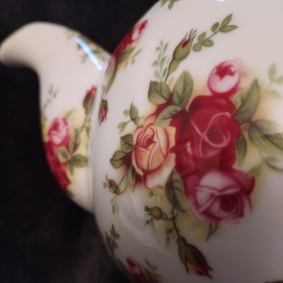 VTG. "Old Country Roses" Tea Pot - Picture 3 of 6